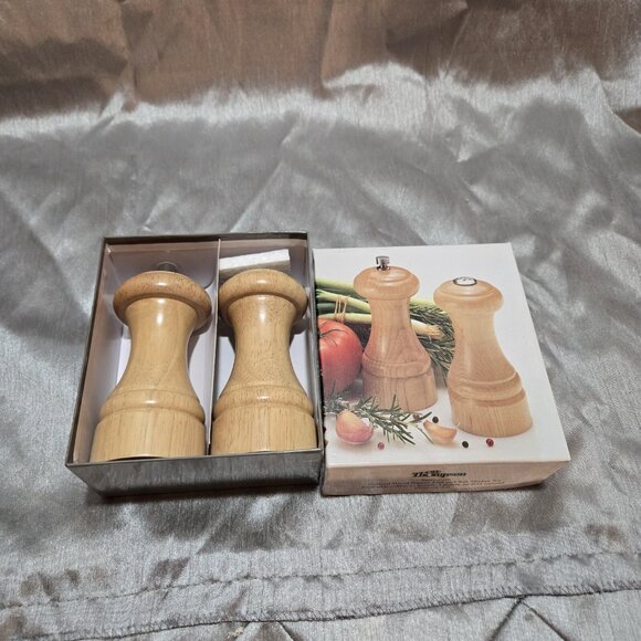 Olde Thompson Salt Shaker Pepper Mill Light Wood In Box - Picture 1 of 3